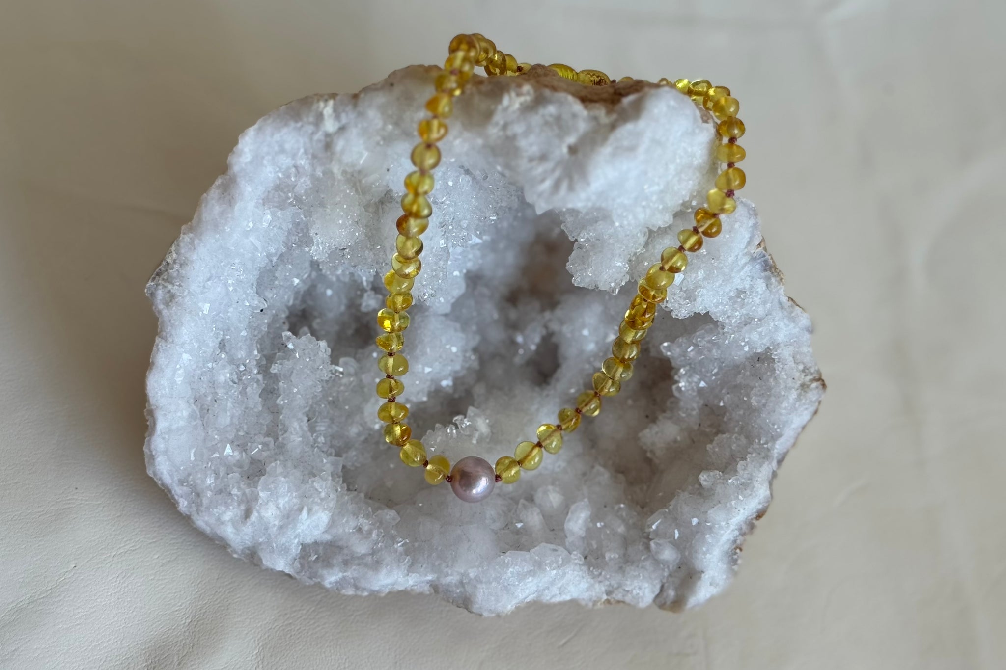 AMBER TEETHING NECKLACE