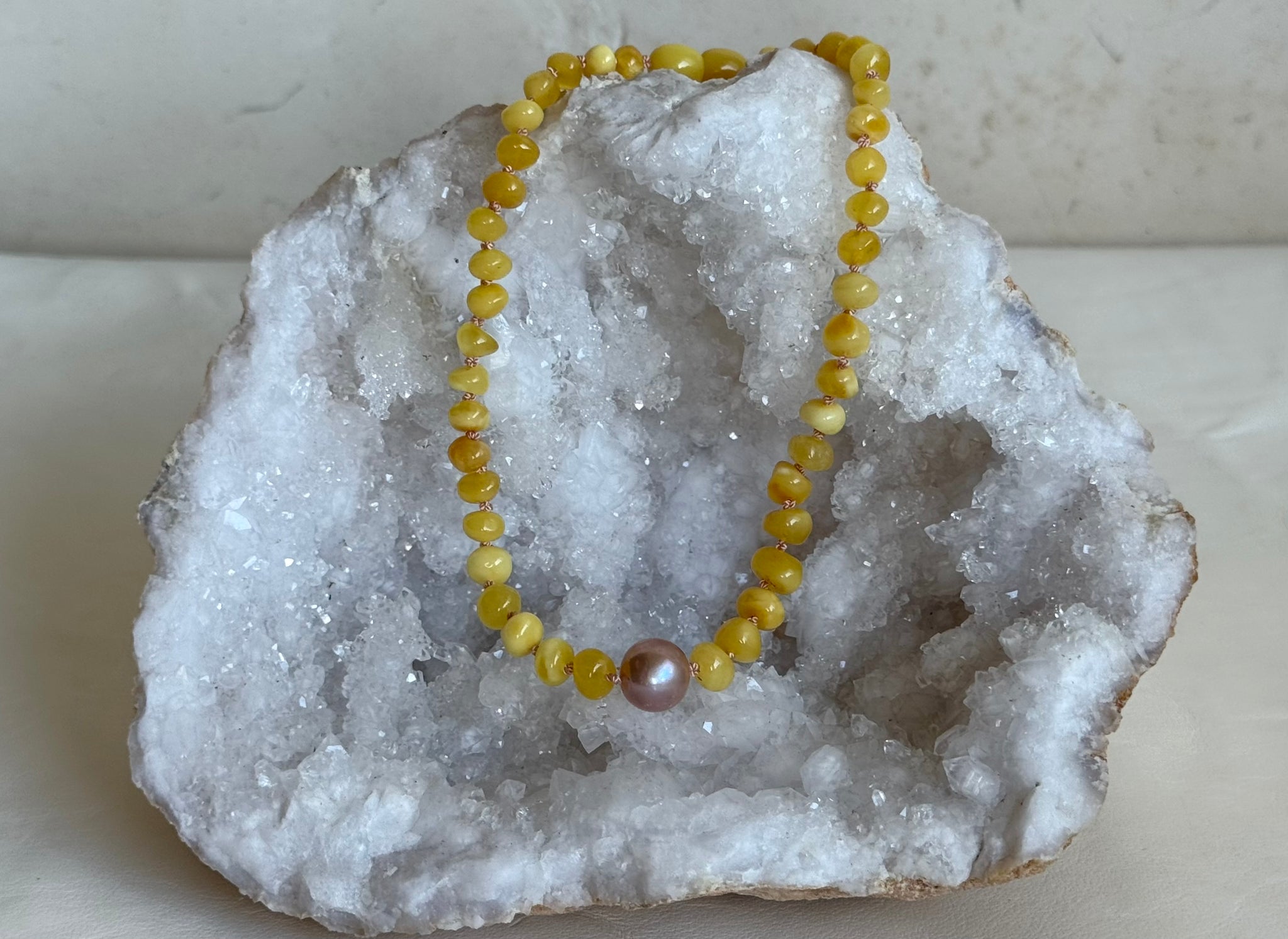 AMBER TEETHING NECKLACE