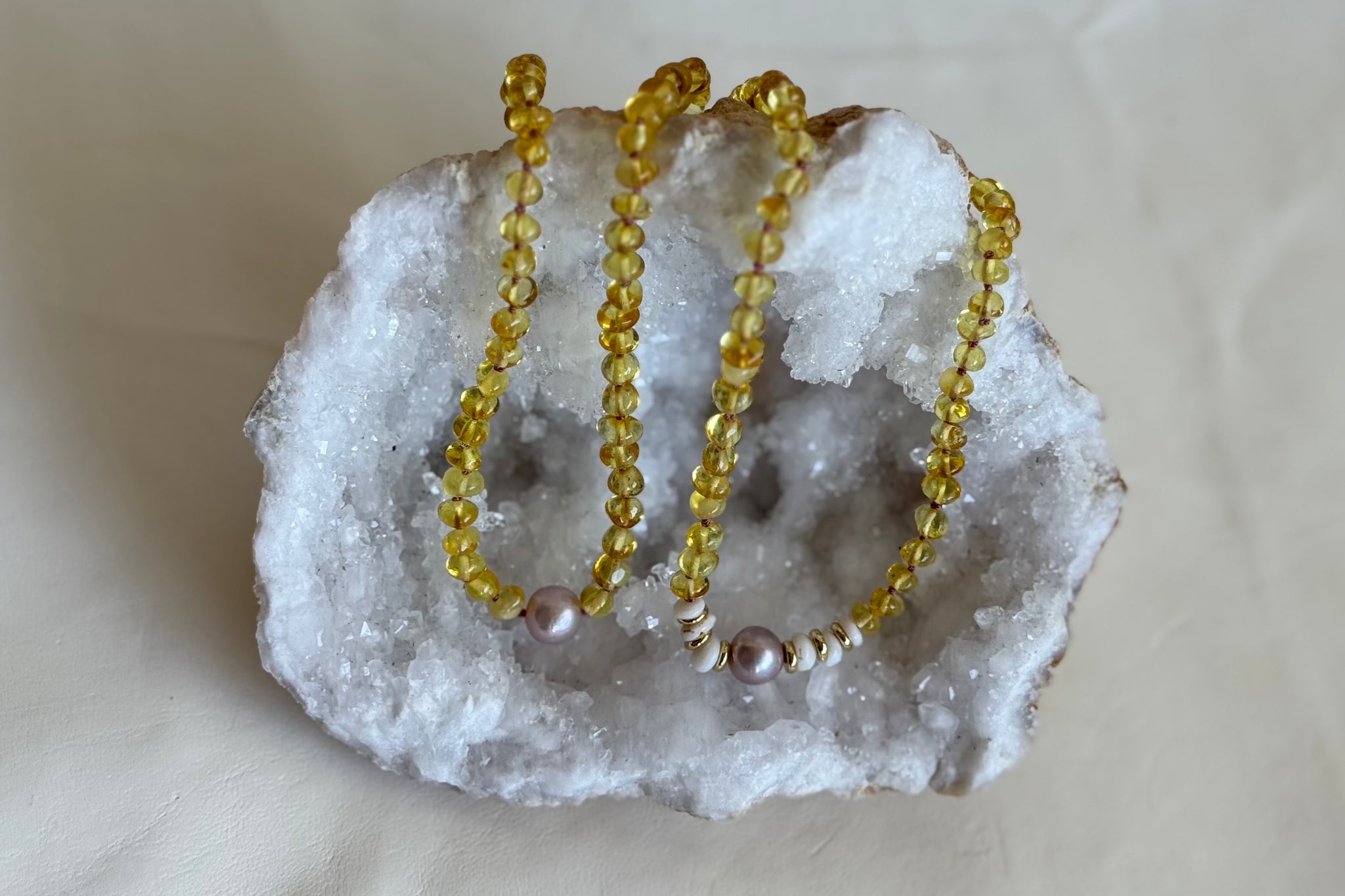 AMBER TEETHING NECKLACE