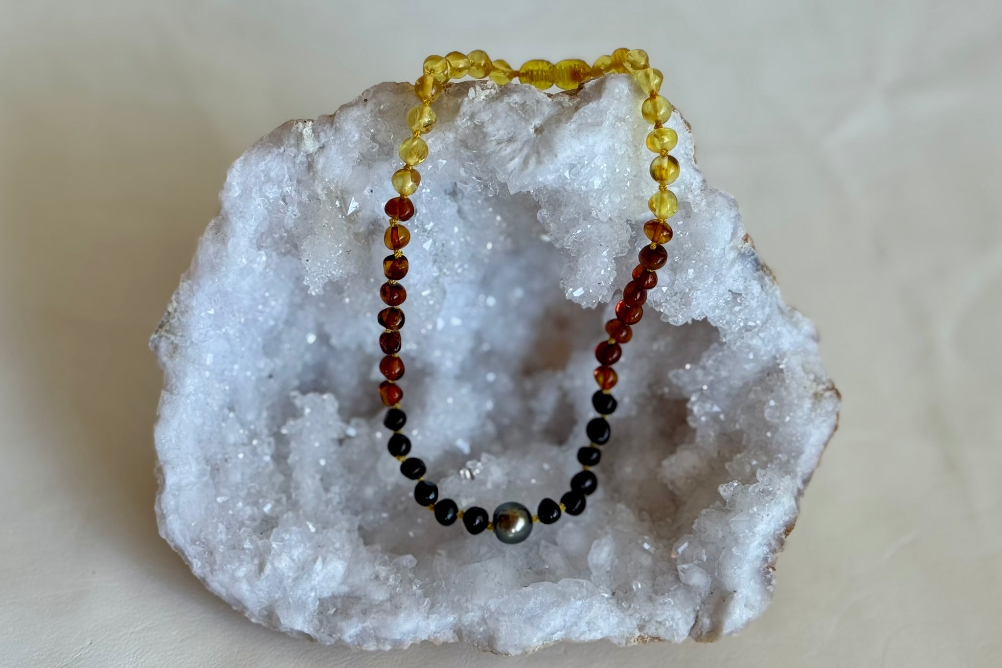 AMBER TEETHING NECKLACE
