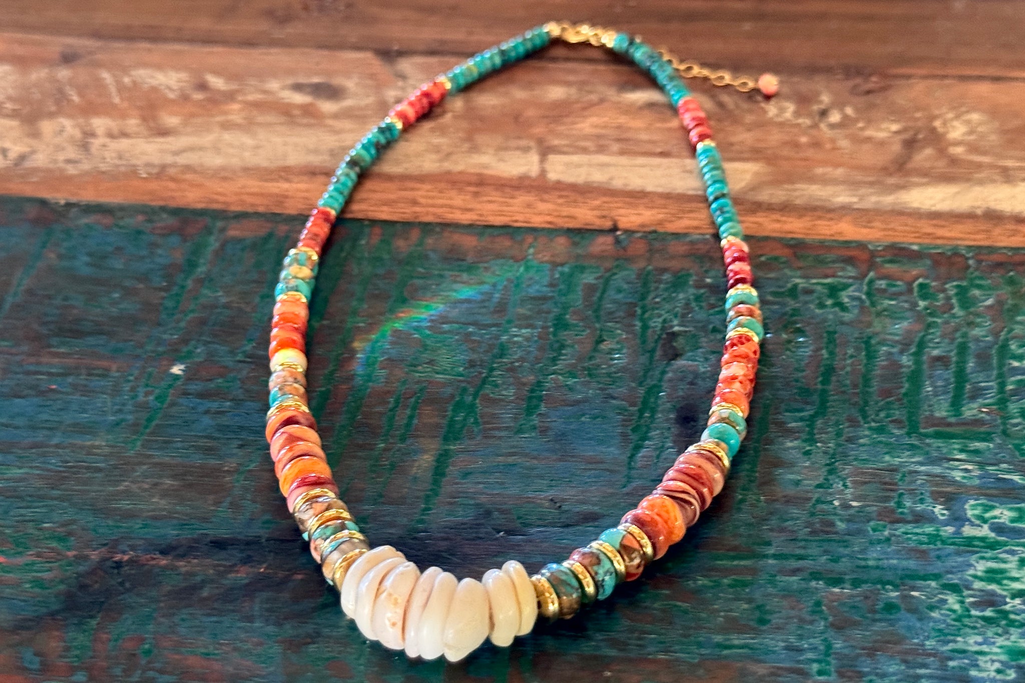 SPINY OYSTER PUKA SHELL NECKLACE